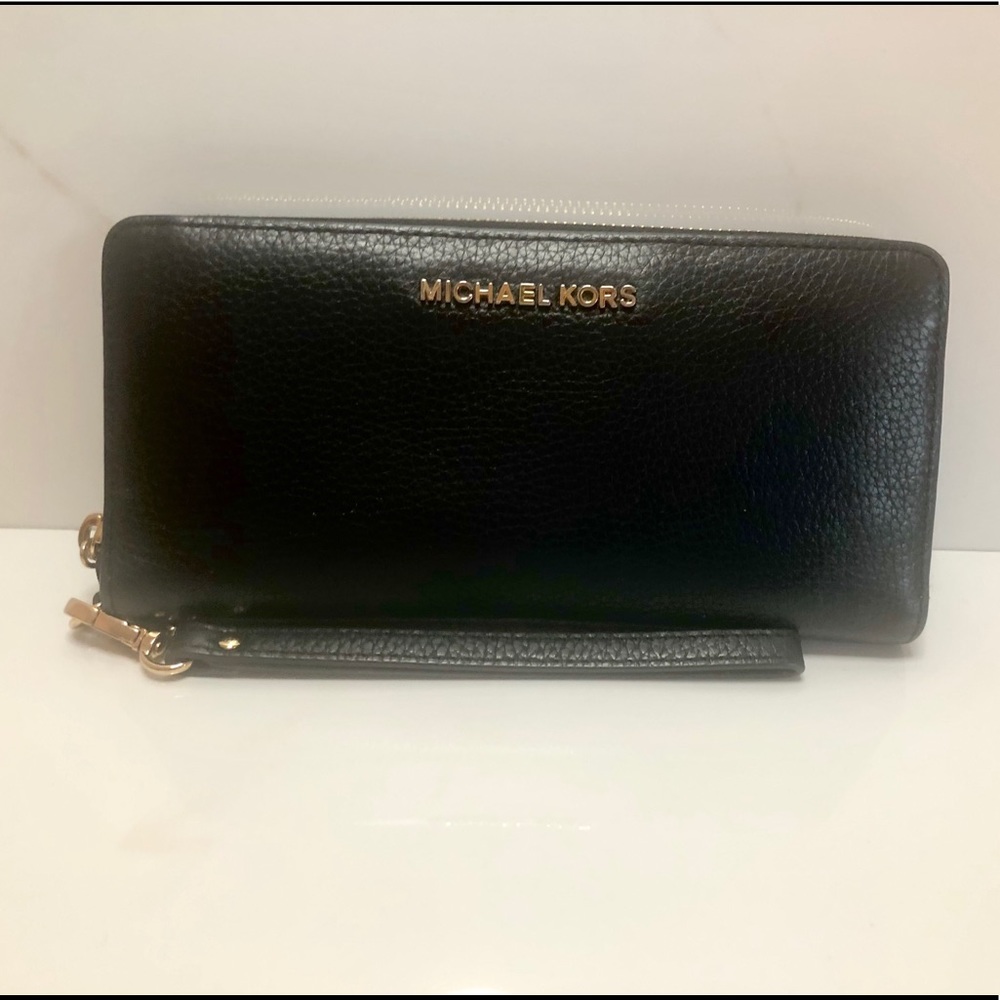 Michael Kors Wristlet